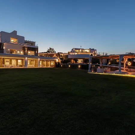 Spectacular 1 Bedroom Vibhu Private Jacuzzis & Infinity Pool